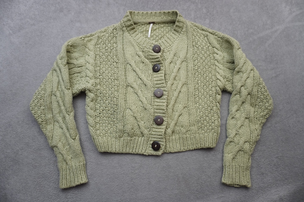 Free People Bonfire Cardigan Women's Small Sage Green Chunky Cable Knit Cropped